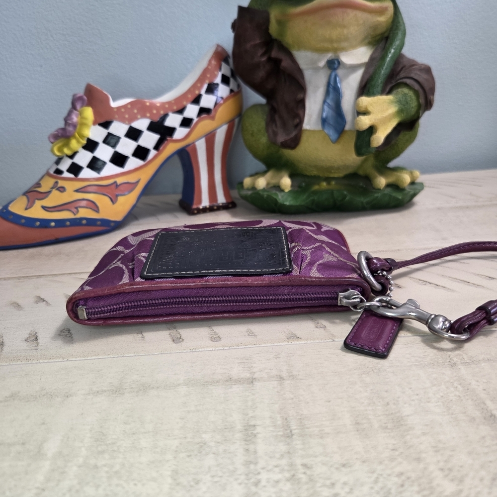 Coach Poppy Signature Wristlet, Purple, EUC - Picture 8 of 10